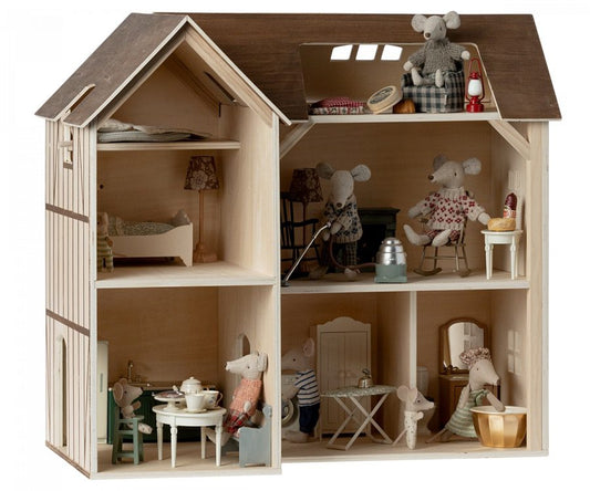 Mouse hole Farmhouse