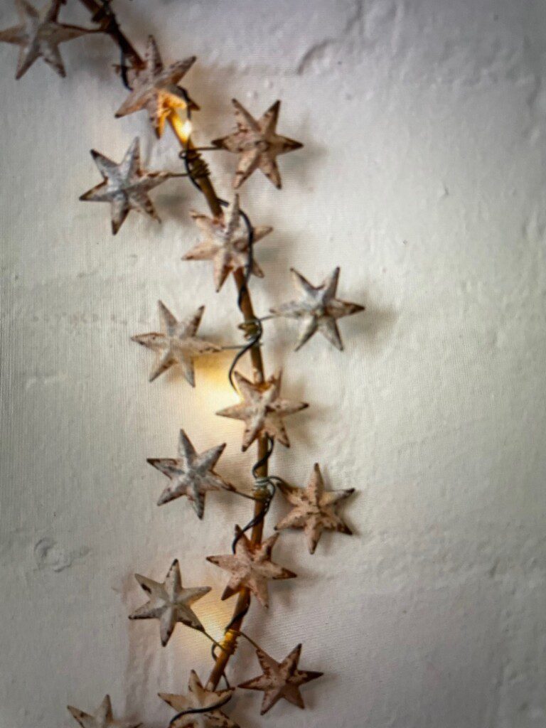 Starlight Wreath (antique)