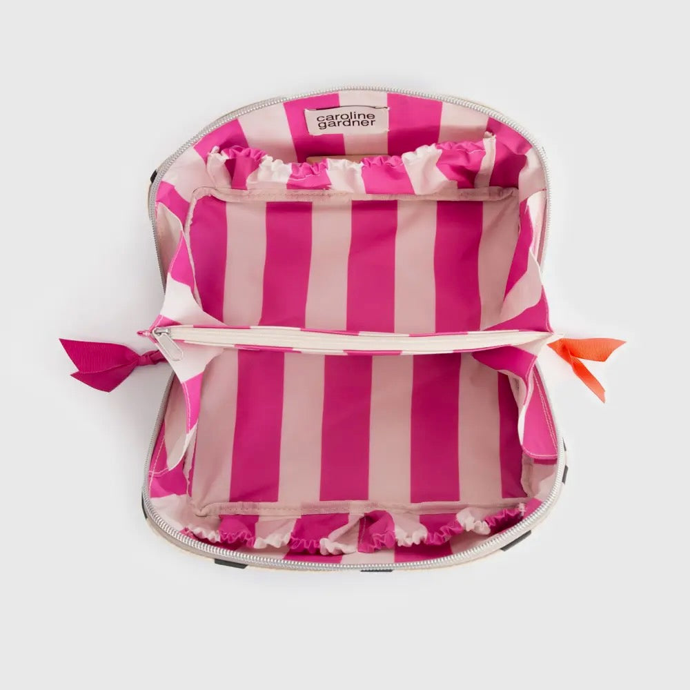 Mono Linked Hearts Large Diagonal Washbag