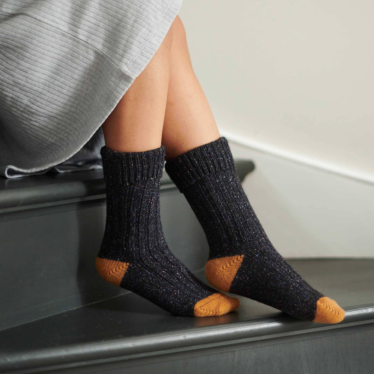 Unisex Recycled Silk Blend Ribbed Socks