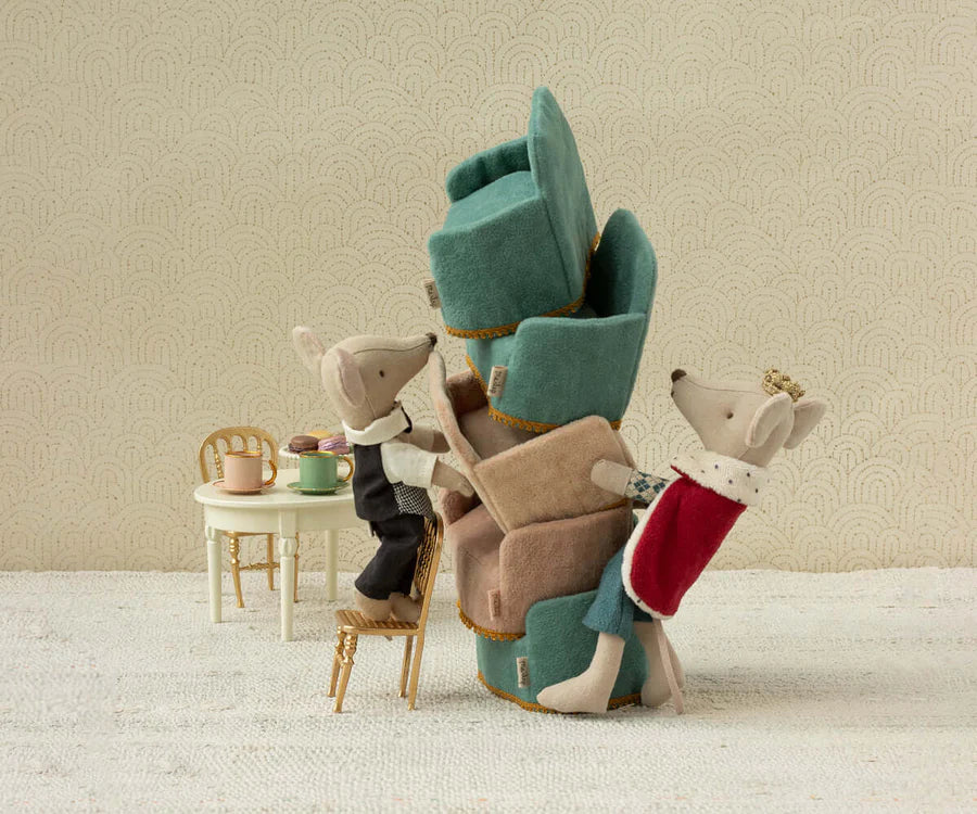 King mouse, Dad in a box