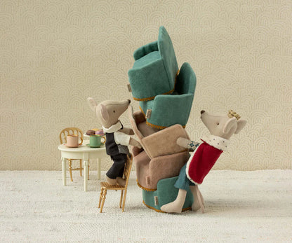 King mouse, Dad in a box