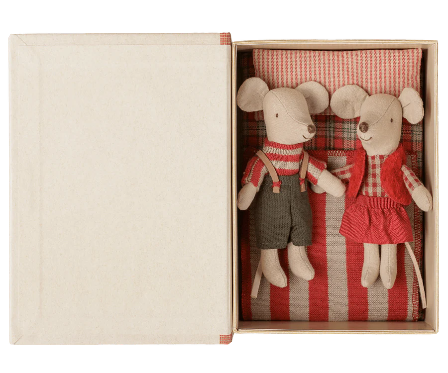 PRE-ORDER Maileg, Christmas Twin Mice, Little Sister and Brother in Book **DUE SEPT**