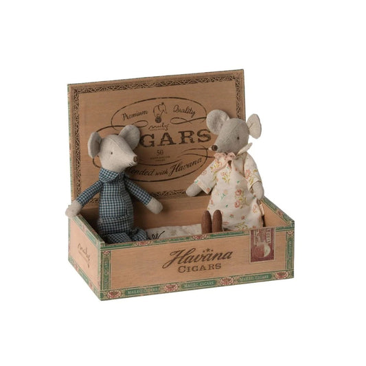 Maileg Grandparent Mice in a Cigar Box sold out